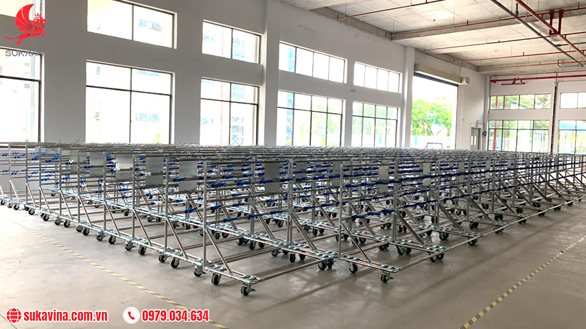 xe đẩy hàng inox 3