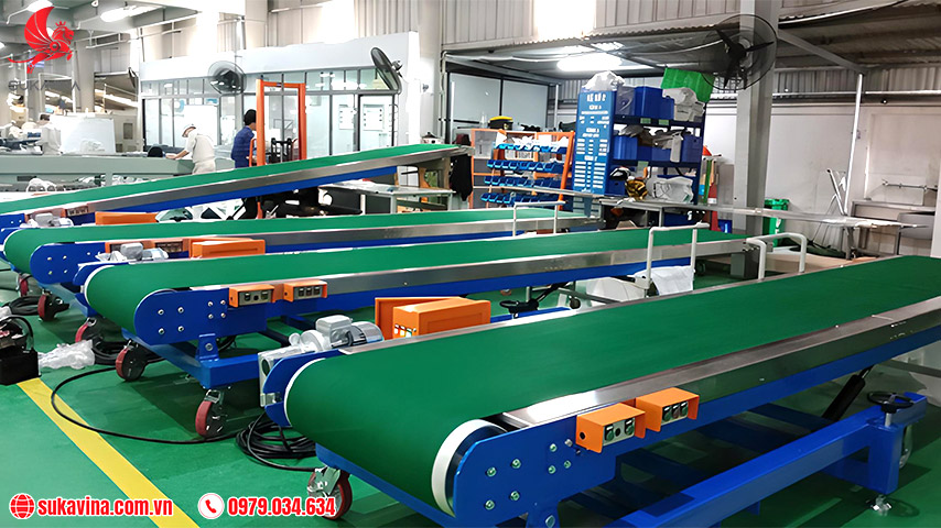 cleated dual-track PVC conveyor 