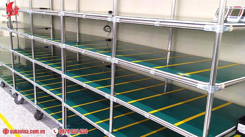 Industrial pallet racks