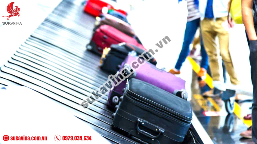 Airport baggage carousel has outstanding features