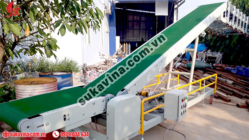 Băng tải nghiêng là gì?